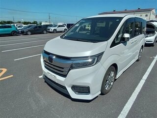 2018 Honda Stepwgn Spada V Рестайлинг, белый, 1699999 рублей, вид 1