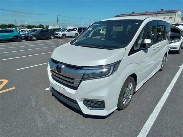 2018 Honda Stepwgn Spada V Рестайлинг, белый