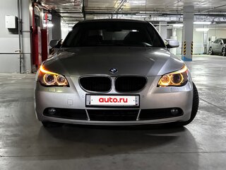 2003 BMW 5 серии 525i V (E60/E61), серебристый, 900000 рублей, вид 4