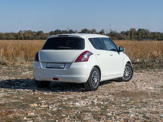 2013 Suzuki Swift IV Рестайлинг, белый, 799000 рублей, вид 2