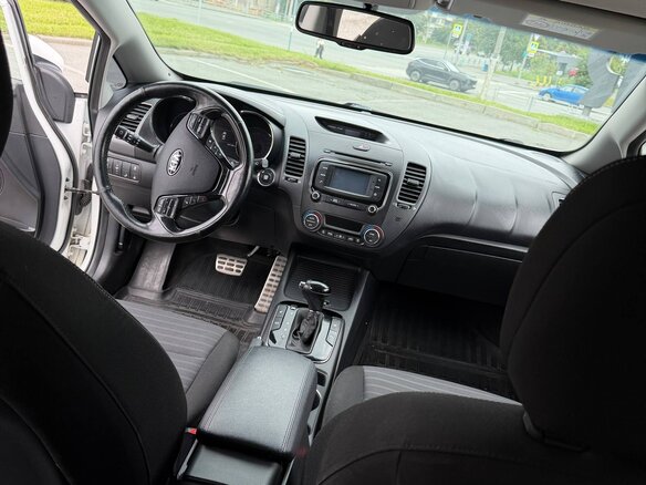 2018 Kia Cerato III Рестайлинг (Classic), белый, 1700000 рублей - вид 11