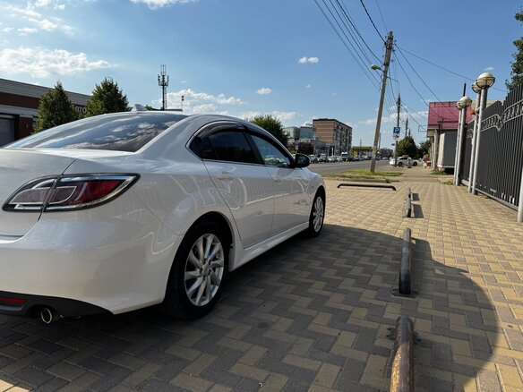 2010 Mazda 6 II (GH) Рестайлинг, белый, 950000 рублей - вид 5