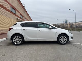 2013 Opel Astra J Рестайлинг, белый, 500000 рублей, вид 3