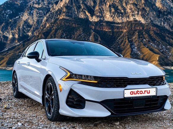 2021 Kia K5 III, белый, 2550000 рублей - вид 2