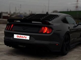 2021 Ford Mustang VI Рестайлинг, серый, 3700000 рублей, вид 4