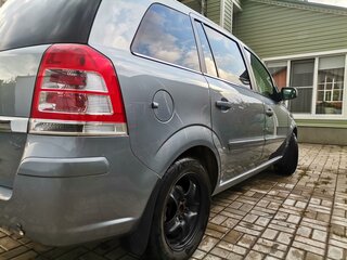 2011 Opel Zafira B Рестайлинг, серебристый, 760000 рублей, вид 5