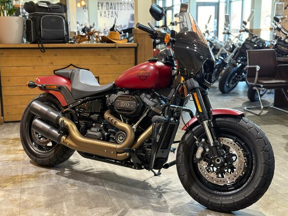 2021 Harley-Davidson Fat Bob, красный, 2100000 рублей - вид 4