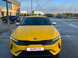 2021 Kia K5 III, жёлтый, 1730000 рублей, вид 3