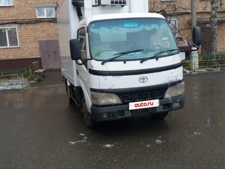 2002 Toyota Dyna, белый, 1500000 рублей, вид 1
