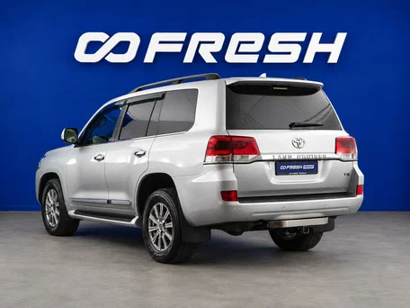 2016 Toyota Land Cruiser 200 Series Рестайлинг 2, серебристый, 4599321 рублей, вид 2