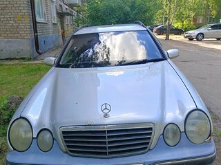 2002 Mercedes-Benz E-Класс 200 II (W210, S210) Рестайлинг, серебристый, 450000 рублей, вид 1