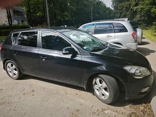 2011 Kia Ceed I Рестайлинг, чёрный, 900000 рублей, вид 3