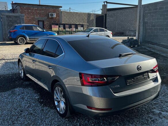 2018 Skoda Superb III, серый, 2050000 рублей - вид 4