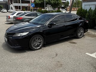 2020 Toyota Camry VIII (XV70), чёрный, 2250000 рублей, вид 5