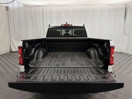 2025 Ram 1500 Crew Cab eTorque V Рестайлинг, белый, 5505000 рублей, вид 5