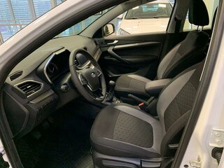 2026 Lada (ВАЗ) Vesta I Рестайлинг (NG), белый, 1668149 рублей, вид 4