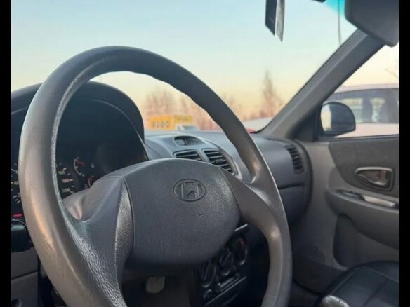 2011 Hyundai Accent ТагАЗ II, чёрный, 375000 рублей - вид 5