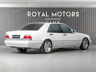 1992 Mercedes-Benz S-Класс 500 III (W140), белый, 2450000 рублей, вид 5