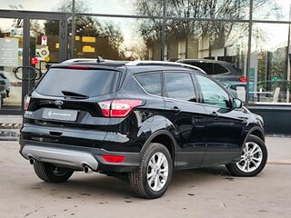 2017 Ford Kuga II Рестайлинг, чёрный, 1309000 рублей, вид 2