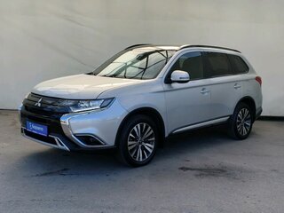 2019 Mitsubishi Outlander III Рестайлинг 3, серебристый, 1882000 рублей, вид 1