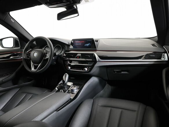 2018 BMW 5 серии 520d xDrive VII (G30/G31/G38), чёрный - вид 13