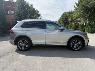 2018 Volkswagen Tiguan II, серебристый, 3630000 рублей, вид 4