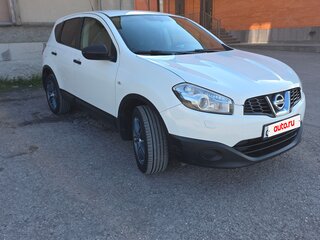 2013 Nissan Qashqai I Рестайлинг, белый, 1100000 рублей, вид 2