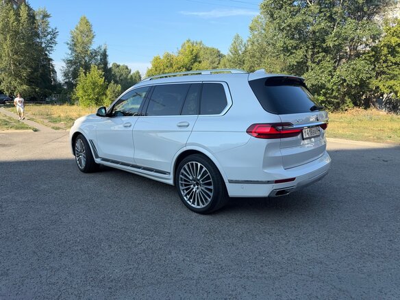 2019 BMW X7 30d I (G07), белый, 8640000 рублей - вид 7