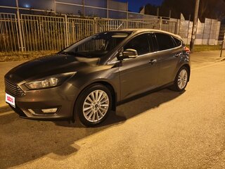 2017 Ford Focus III Рестайлинг, серый, 1200000 рублей, вид 2