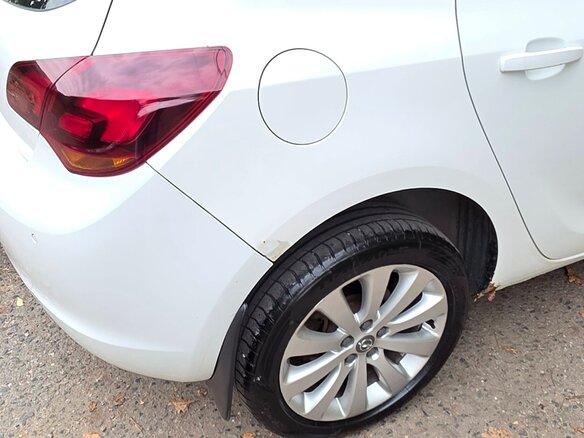 2011 Opel Astra J, белый - вид 12