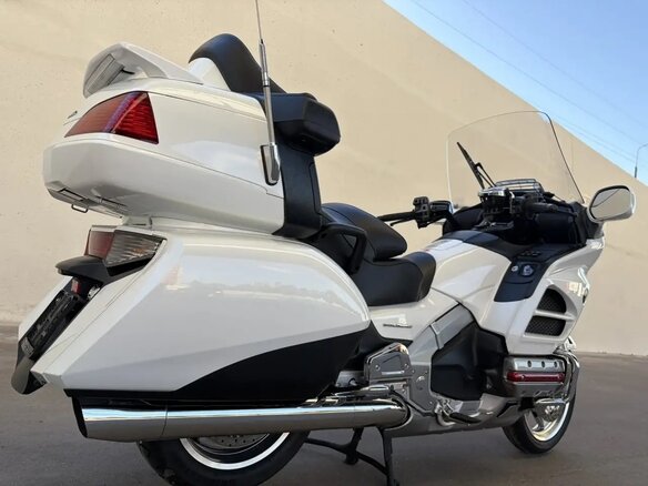 2013 Honda GL 1800 Gold Wing, белый - вид 17