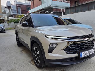2023 Chevrolet TrailBlazer III Рестайлинг, серый, 1700000 рублей, вид 1