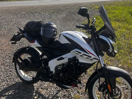 2021 Bajaj Pulsar NS 200, белый, 210000 рублей, вид 2