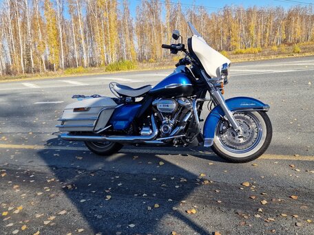 2021 Harley-Davidson Electra Glide, синий, 2500000 рублей, вид 1