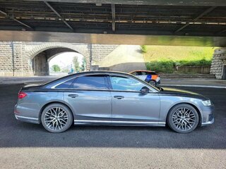 2018 Audi A8 55 TFSI IV (D5), серый, 4500000 рублей, вид 4