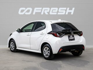 2021 Toyota Yaris IV, белый, 1198000 рублей, вид 2