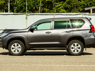 2021 Toyota Land Cruiser Prado 150 Series Рестайлинг 3, серый, 4800000 рублей, вид 5