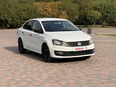 2018 Volkswagen Polo V Рестайлинг, белый, 630000 рублей, вид 1