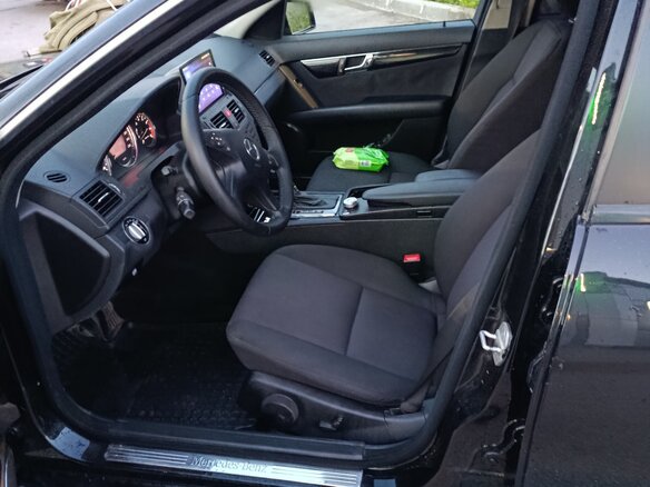2010 Mercedes-Benz C-Класс 180 BlueEFFICIENCY III (W204), чёрный, 900000 рублей - вид 8