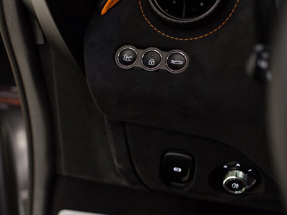2024 McLaren 750S, оранжевый - вид 28