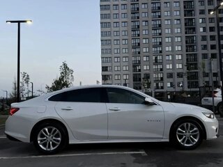 2018 Chevrolet Malibu 8-speed IX, белый, 1700000 рублей, вид 4