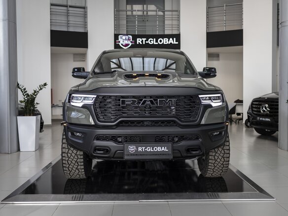 2025 Ram 1500 RHO V Рестайлинг, зелёный, 12953911 рублей - вид 1