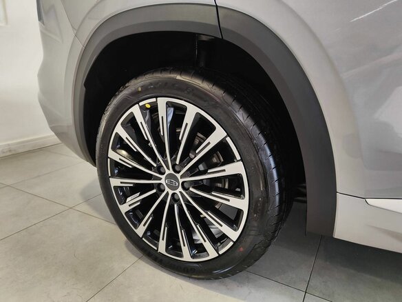 2026 Geely Monjaro I, серебристый - вид 8