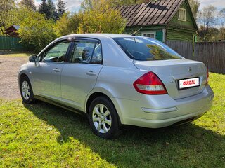 2010 Nissan Tiida I Рестайлинг, серебристый, 1000000 рублей, вид 3