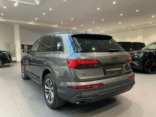 2024 Audi Q7 45 TFSI II (4M) Рестайлинг 2, серый, 9500000 рублей, вид 4