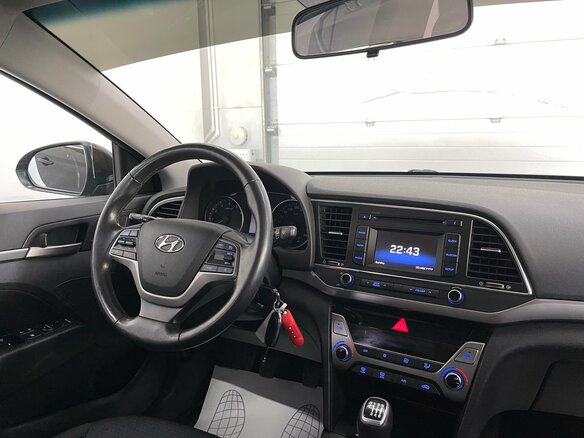2017 Hyundai Elantra VI (AD), коричневый, 1569000 рублей - вид 8