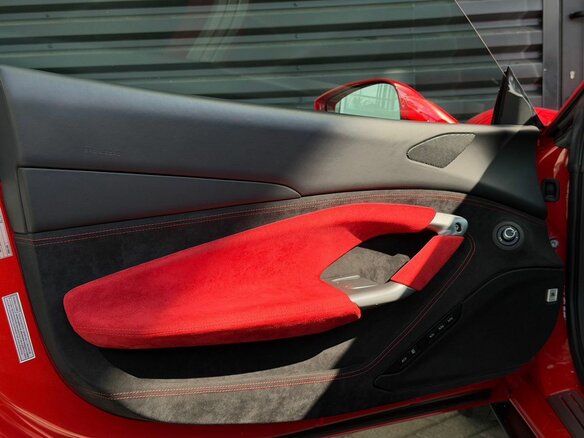 2021 Ferrari F8 Tributo, красный, 25500000 рублей - вид 17