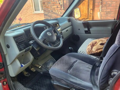 1990 Volkswagen Transporter, красный, 550000 рублей, вид 5