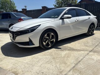 2020 Hyundai Avante VII, белый, 2100000 рублей, вид 2