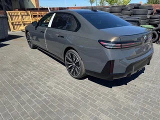 2026 BMW 7 серии 740d xDrive VII (G70) Рестайлинг, серый, 15750000 рублей, вид 5